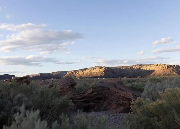 Luxury tent Glamp Tent B W Zion & Bryce Outdoor Shower & Wifi