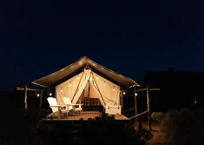 Luxury tent Glamp Tent B W Zion & Bryce Outdoor Shower & Wifi