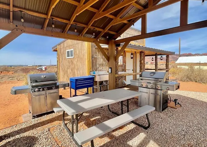 Glamp Tent B W Zion & Bryce Outdoor Shower & Wifi 4*
