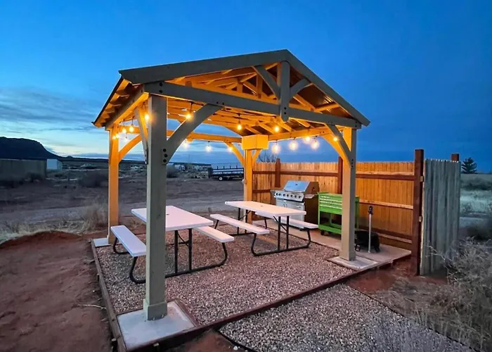 Luxury tent Glamp Tent B W Zion & Bryce Outdoor Shower & Wifi