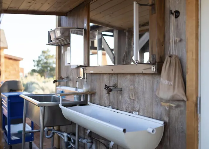 Glamp Tent B W Zion & Bryce Outdoor Shower & Wifi 4*